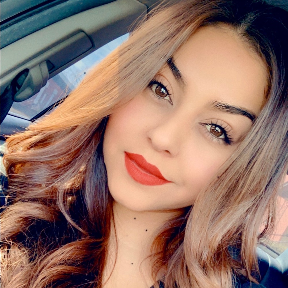 Meet your Posher, Karina